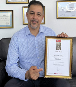 Spezialist in FUT- und FUE-Technik Dr. Afshin Moheb Spezialist in FUT- und FUE-Technik Haartransplantation
