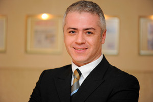 Dr. Erkan Demirsoy FUE Haartransplantation Istanbul